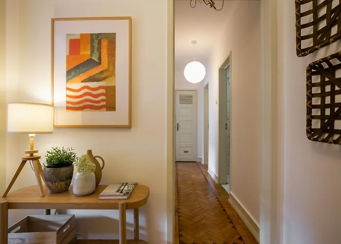 Hip And Spacious Tm Flat In Areeiro Lejlighed *