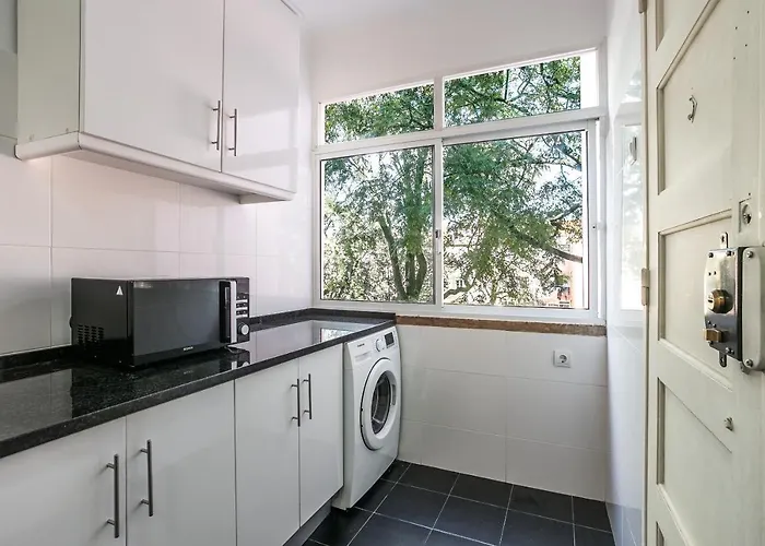 Apartment Hip And Spacious Tm Flat In Areeiro Lissabon