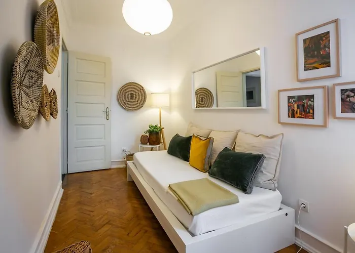 Hip And Spacious Tm Flat In Areeiro Appartamento *