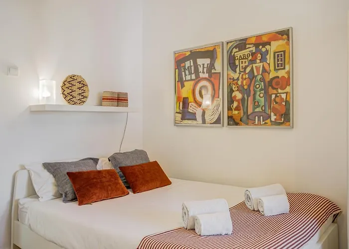 Hip And Spacious Tm Flat In Areeiro דירה