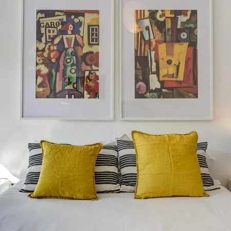 Hip And Spacious Tm Flat In Areeiro Appartamento Lisbona