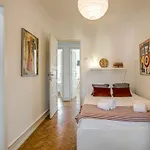 Hip And Spacious Tm Flat In Areeiro Apartmán *